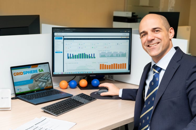 15 Foto 2 - Luca davanti alla piattaforma