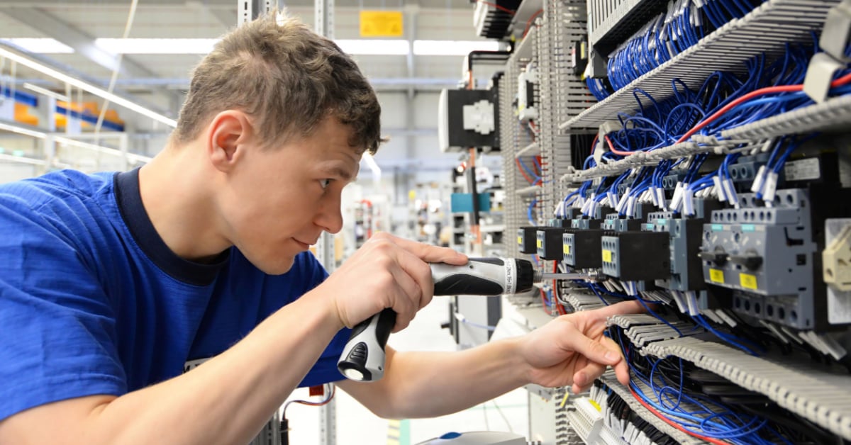 L’industria ha bisogno di manodopera specializzata e la formazione duale è un indispensabile bacino di talenti