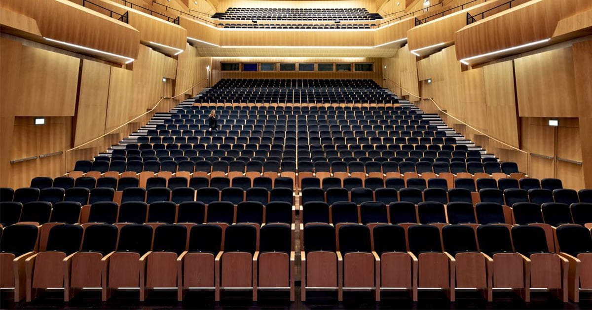 La Solitudine Degli Edifici E Di Chi Li Cura